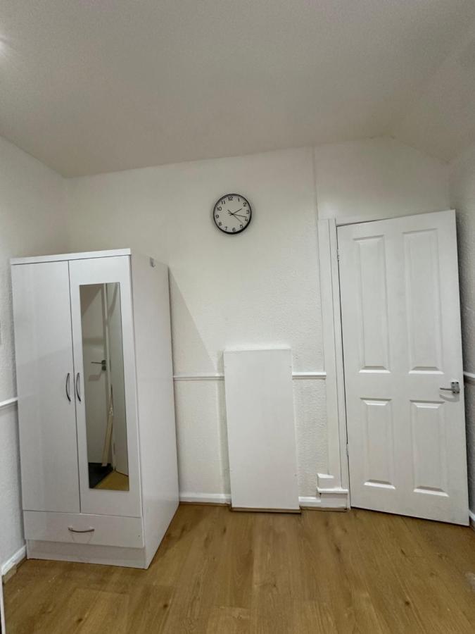 Keedonwood Road Bromley, Rooms With Free Wifi Exterior photo